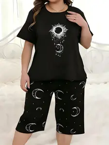 Vintage Comfort Home Set, Women's Plus Size Moon Star Print Short Sleeve Top & Seven-Quarter Pants, Casual Sleepwear Two-Piece Set