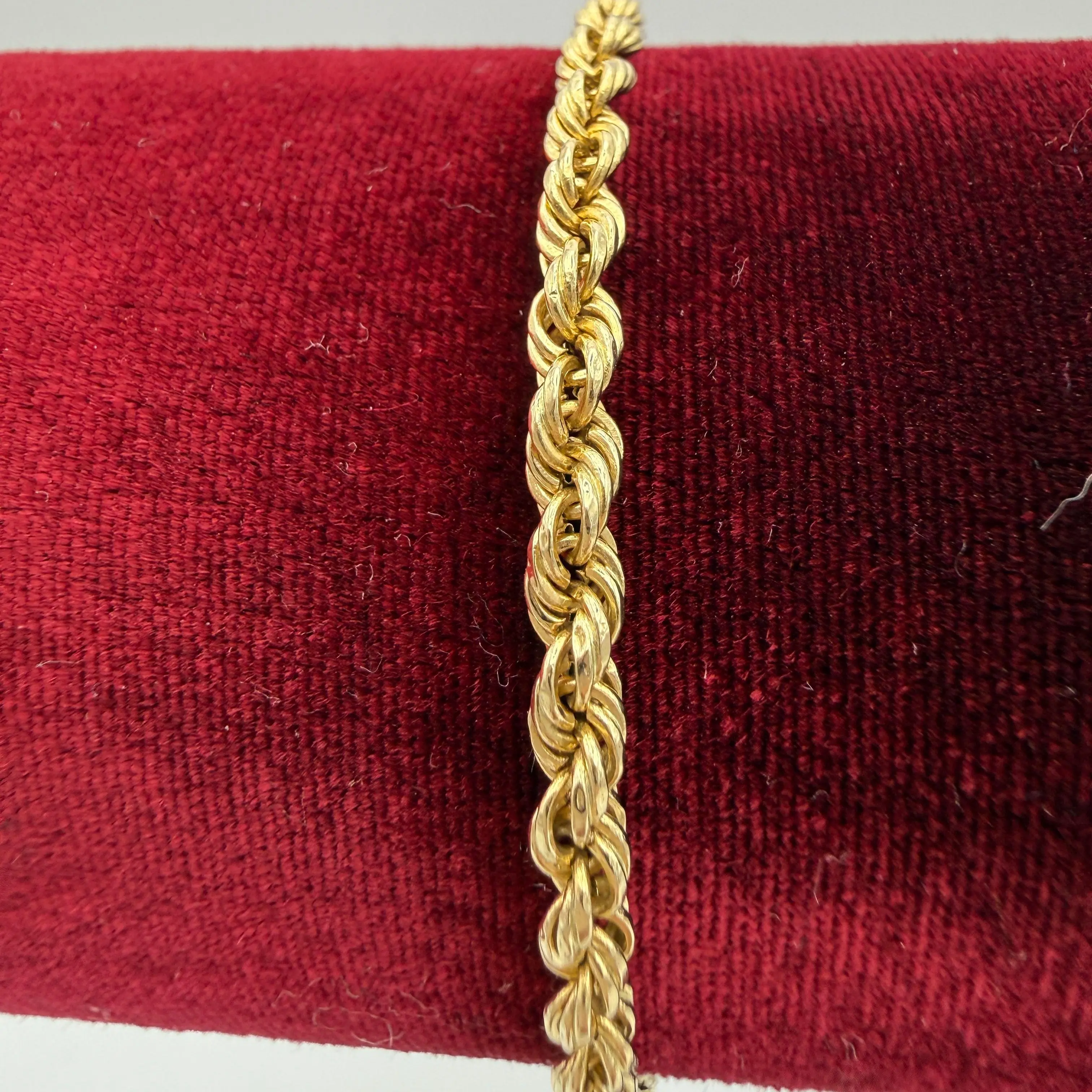 Gold bracelet 18kt.Rope style size 7