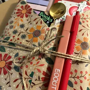 Deluxe Blind Date With A Book