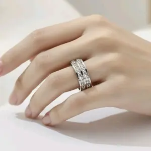 Cubic Zirconia Band - Elegant Jewelry with Sparkling Cubic Zirconia Stones, Perfect for Special Occasions