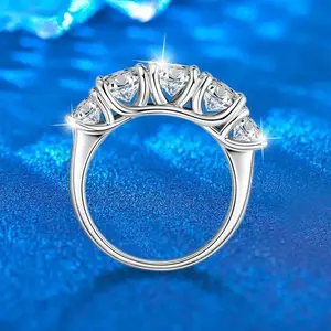 Sparkling moissanite eternal ring, 5-stone wedding ring, women's commitment ring, high-end temperament, light luxury, suitable for both men and women, perfect gift for women's engagement parties with daily clothing and jewelry