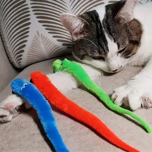 Enchanting Magic Worm Toy for Cats, Fun Prank Caterpillar for Interactive Games, Perfect Christmas Party Gift (random Color)