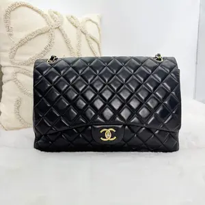 Pre-owned CHANEL Double Flap Quilted Diamond Maxi Gold tone