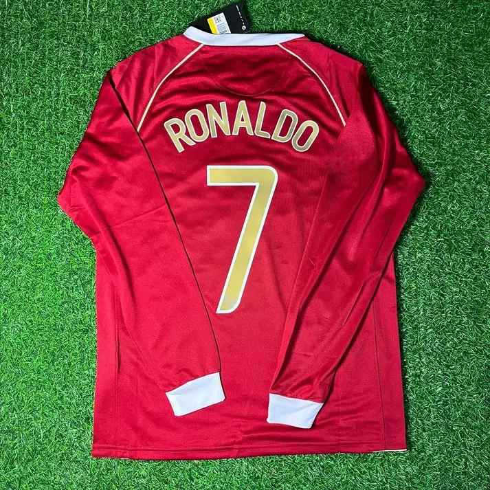 C.Ronaldo #7 2006–2007 Red Gold Retro Long Sleeve Football Jersey – Classic Red & Gold Design, Forward, Full Printed