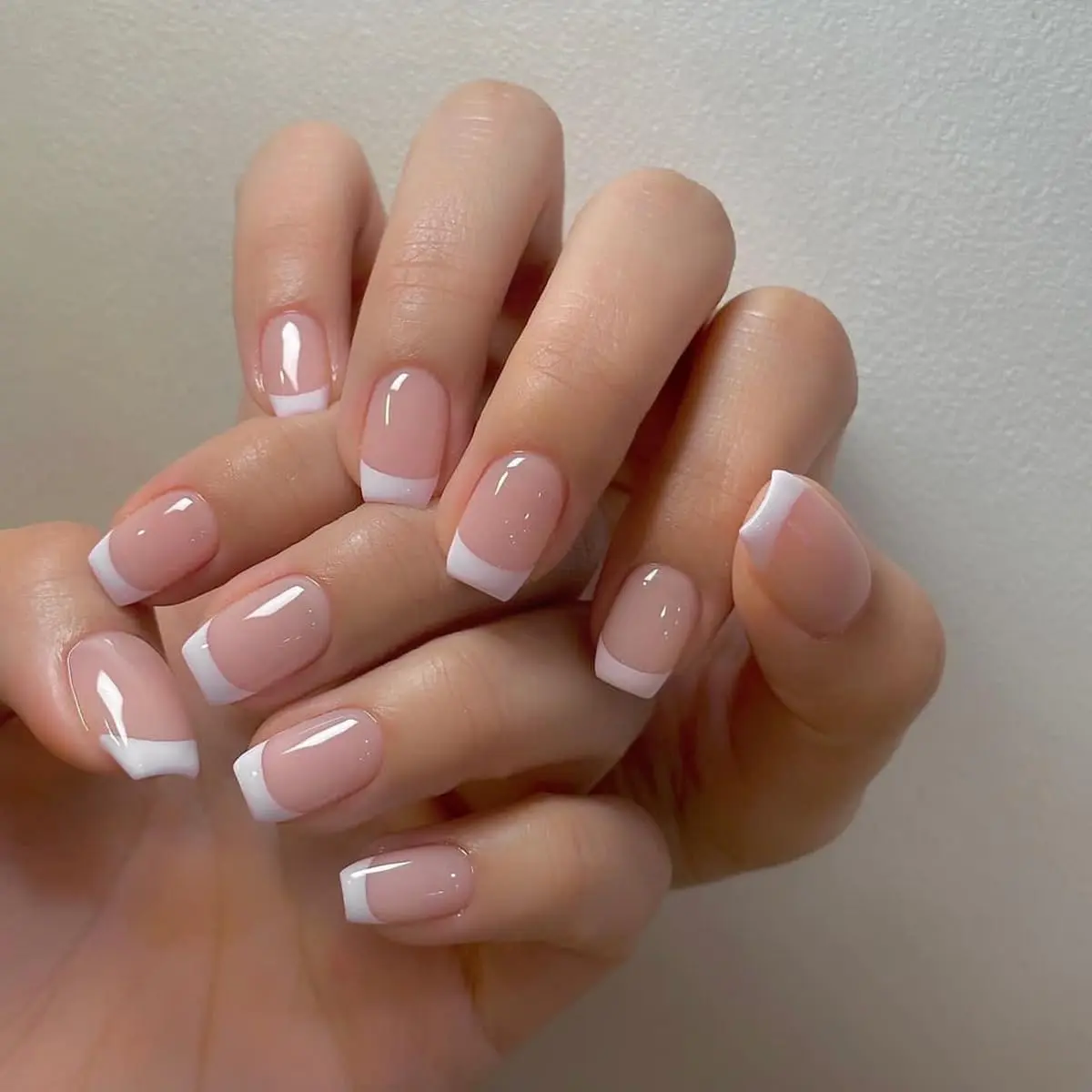 French-Style Color-Block Short Square Fake Nails, 24pcs Glossy Press-on Nails for Women and Girls DIY Nail Art, Elegant Stick-on Nails Kit, Glittering Fake Nails, Glossy False Nails