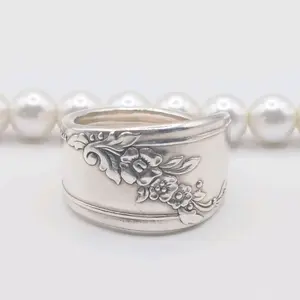 Vintage '1946 Queen Bess II' Spoon Ring - Handcrafted from Silverware