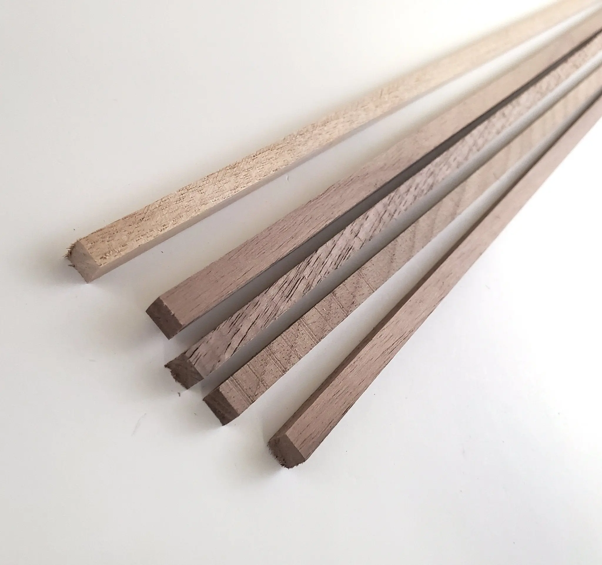 Walnut Wood Square Strips Beams Posts 5 Pieces 1/4" x 1/4" x 18" Long Crafts Models Miniatures