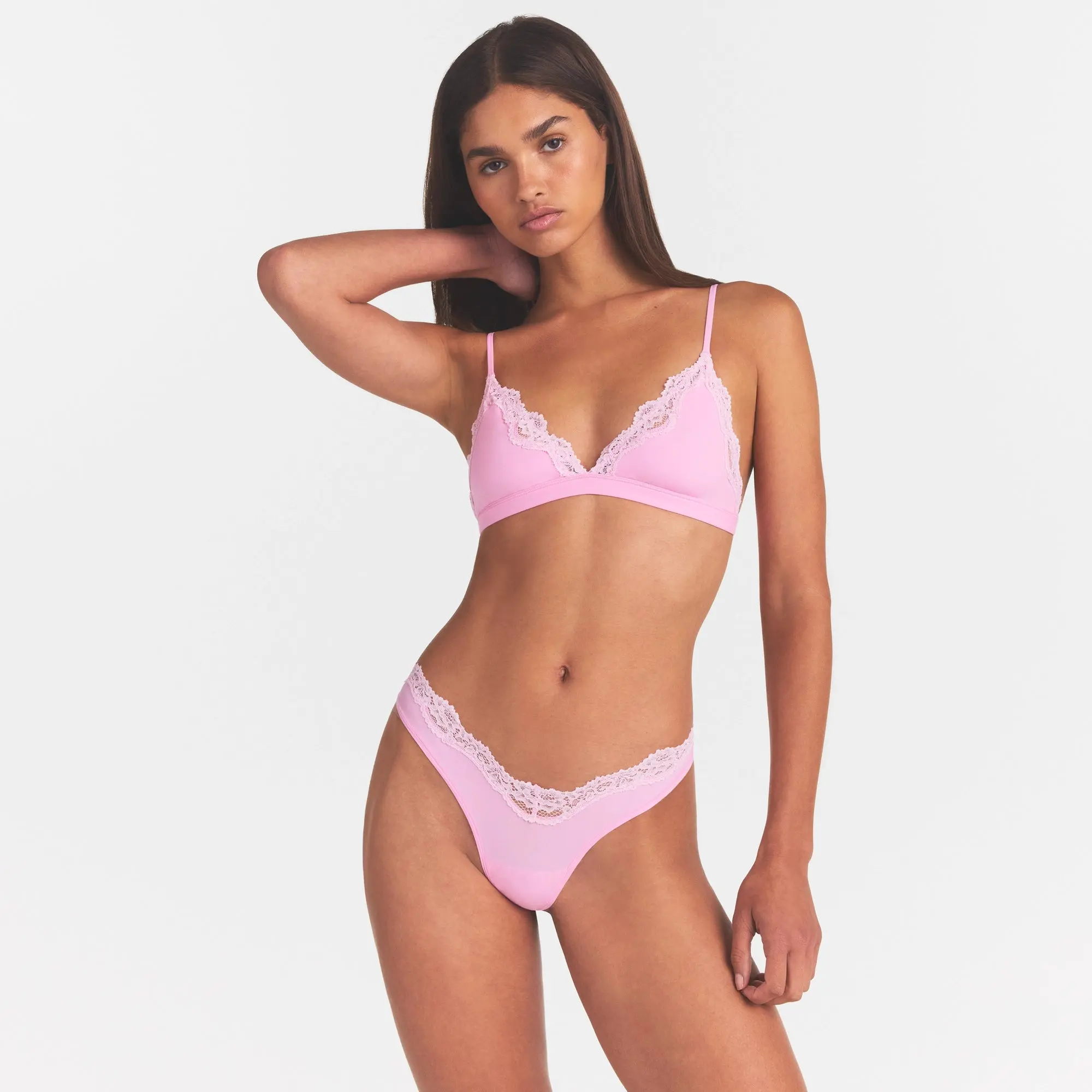 SKIMS FITS EVERYBODY LACE DIPPED THONG