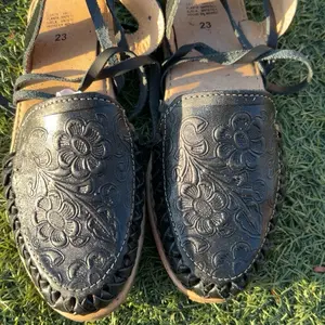 Flor Women's Lace-Up Huarache - Black with Floral Imprint - Style #L91 - True to Size Fit - Shoe, Footwear patent leather