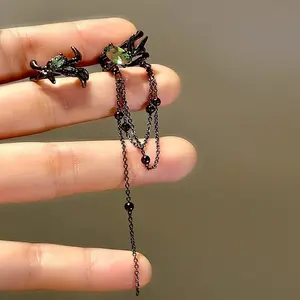 New Irregular Black Thorn Tassel Earbone Clip Earrings for Women Fake Piercing Asymmetric Black Green Zircon Chain Ear Jewelry