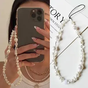 Luxury Pearl Love Heart Short Hand Wrist Lanyard Simplicity Short Phone Strap For Cell Phone Earphones Backpack Camera Chain