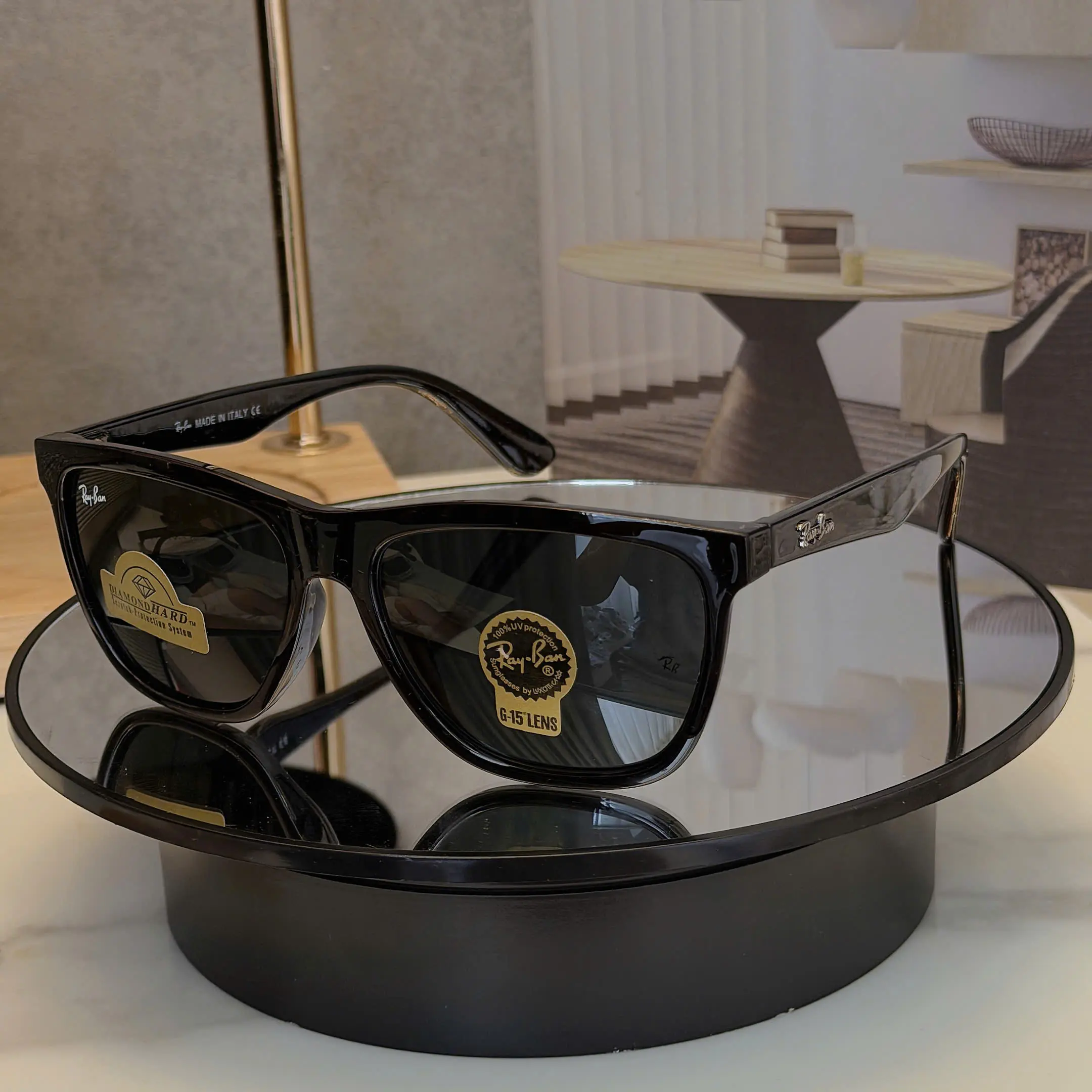 Ray-Ban Wayfarer Sunglasses for Men & Women – Classic Black Frame, Green Lens Fashion Eyewear