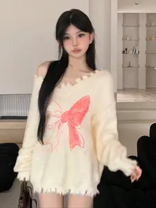 Autumn Winter Loose-Fitting Cream Color Embroidered Knitwear, Cute Style Women's Sweater, Comfortable and Stylish, Perfect for Cozy