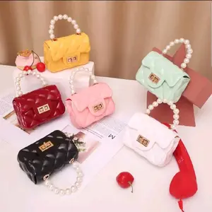 Mini Bolsas Color Negro - Compact and Stylish Handbags in Black Color for Everyday Use