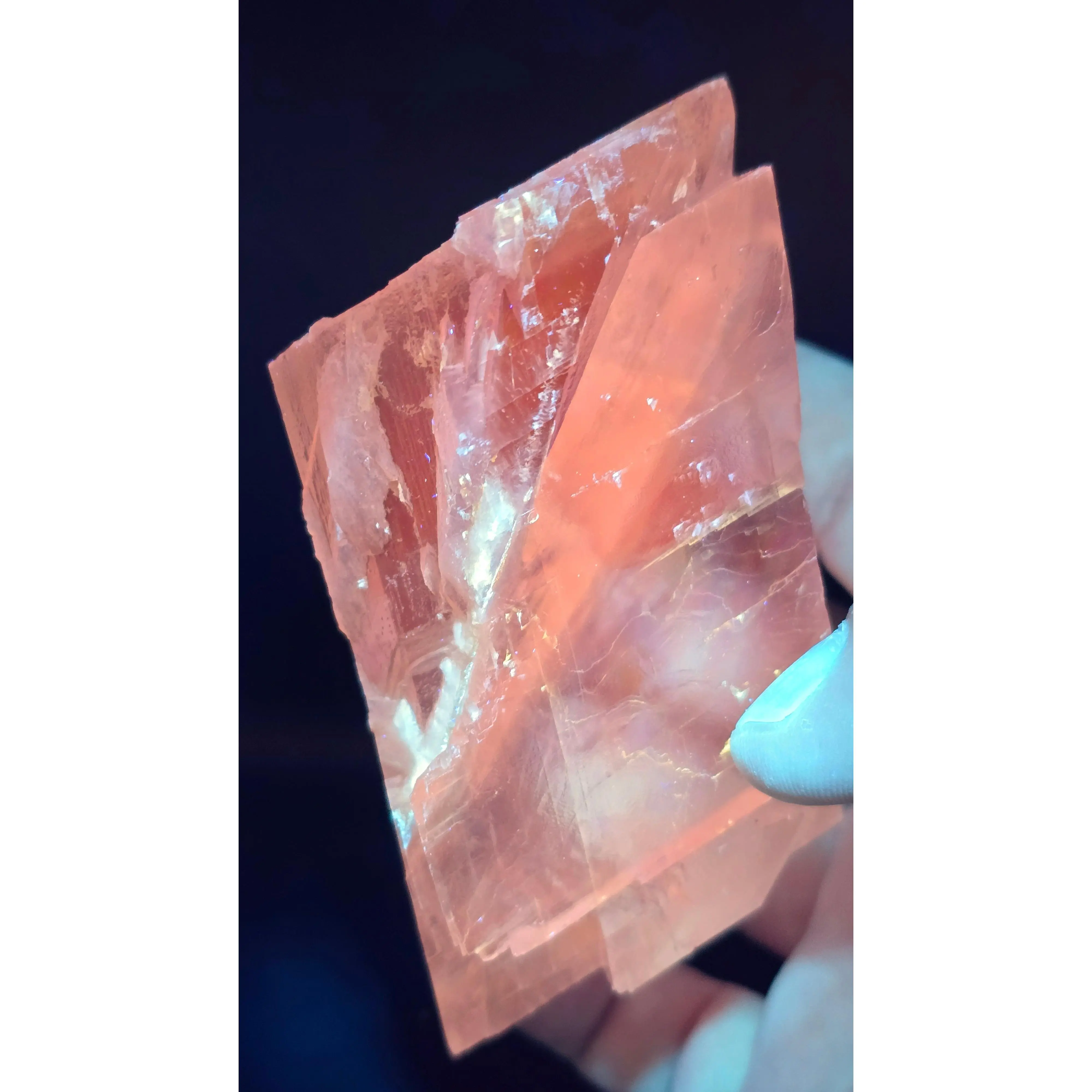 Optical Calcite (Iceland Spar Variety) – Maharashtra, India – UV Reactive – 1.02 lbs