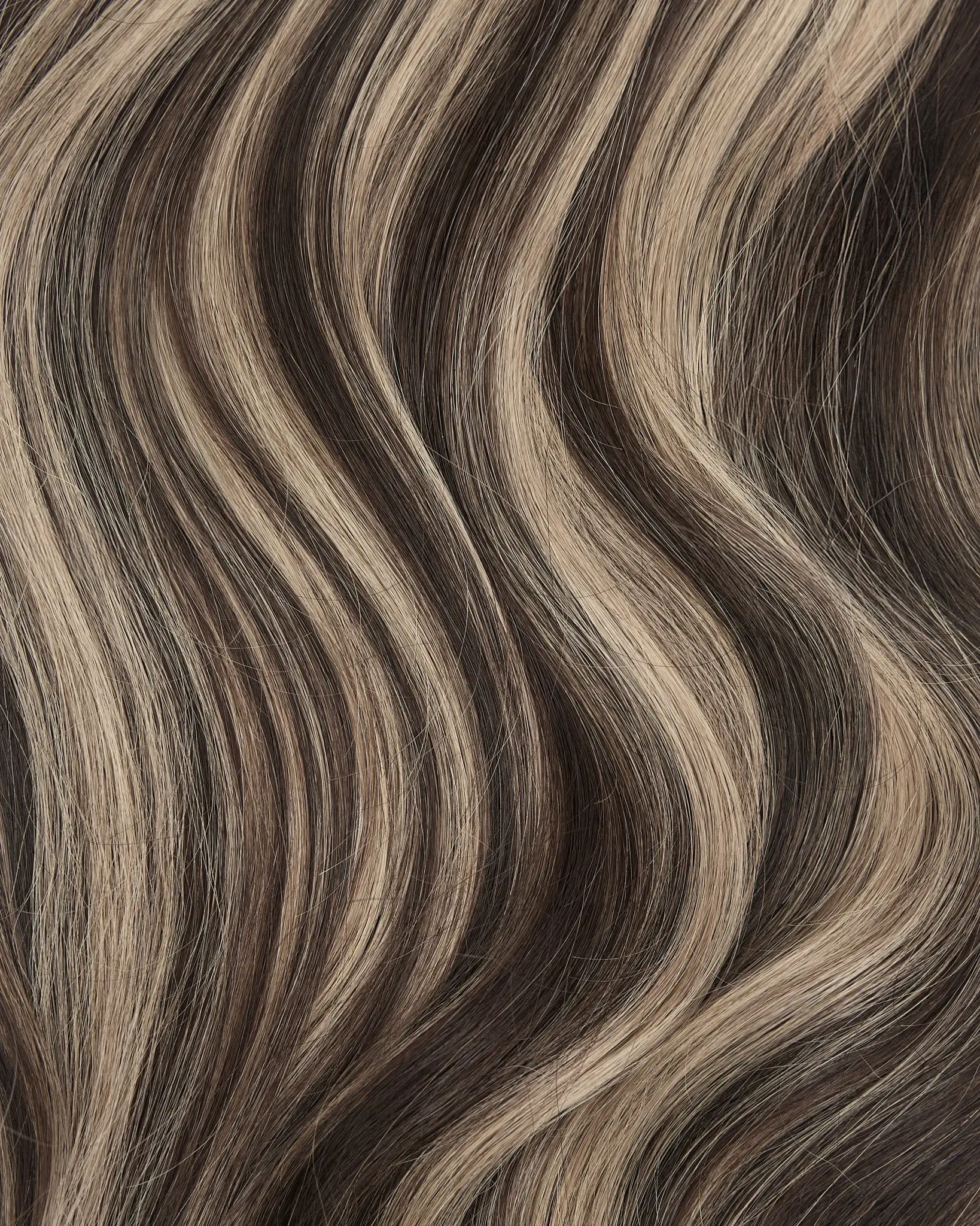 Espresso Ash Brown Highlights (P2/8A) Swatch