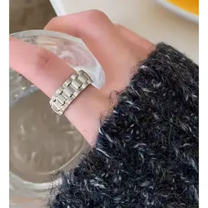 Roll X Cigar Band Ring: Silver / 7