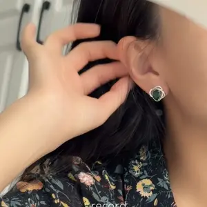 Emerald Earrings High-end Light Luxury Temperament Pure Silver Earrings 2026 New Trend Green Ear Accessories