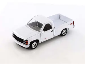 1992 Chevrolet SS 454 Pickup Truck - White Diecast 1:24 Model - Motormax 73203WH