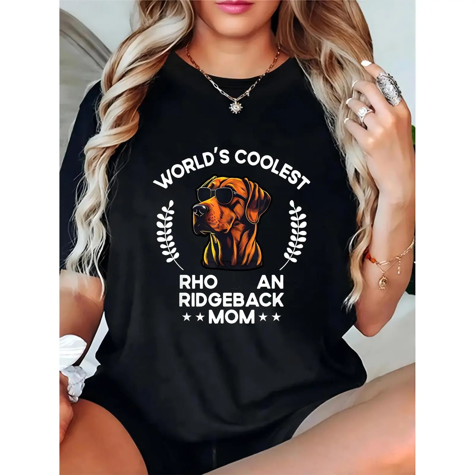 Women's 100% Cotton Crew Neck Tshirt, Rhodesian Ridgeback Mom Graphic, Casual Relaxed Fit Short Sleeve Top, Lightweight Breathable Shirt, Shortsleeve, Comfortable, Round Neck, Pure Cotton, Breathable Fabric