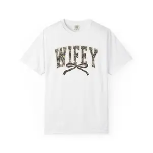Wifey Espresso Camo Comfort Color Unisex Garment-Dyed T-shirt