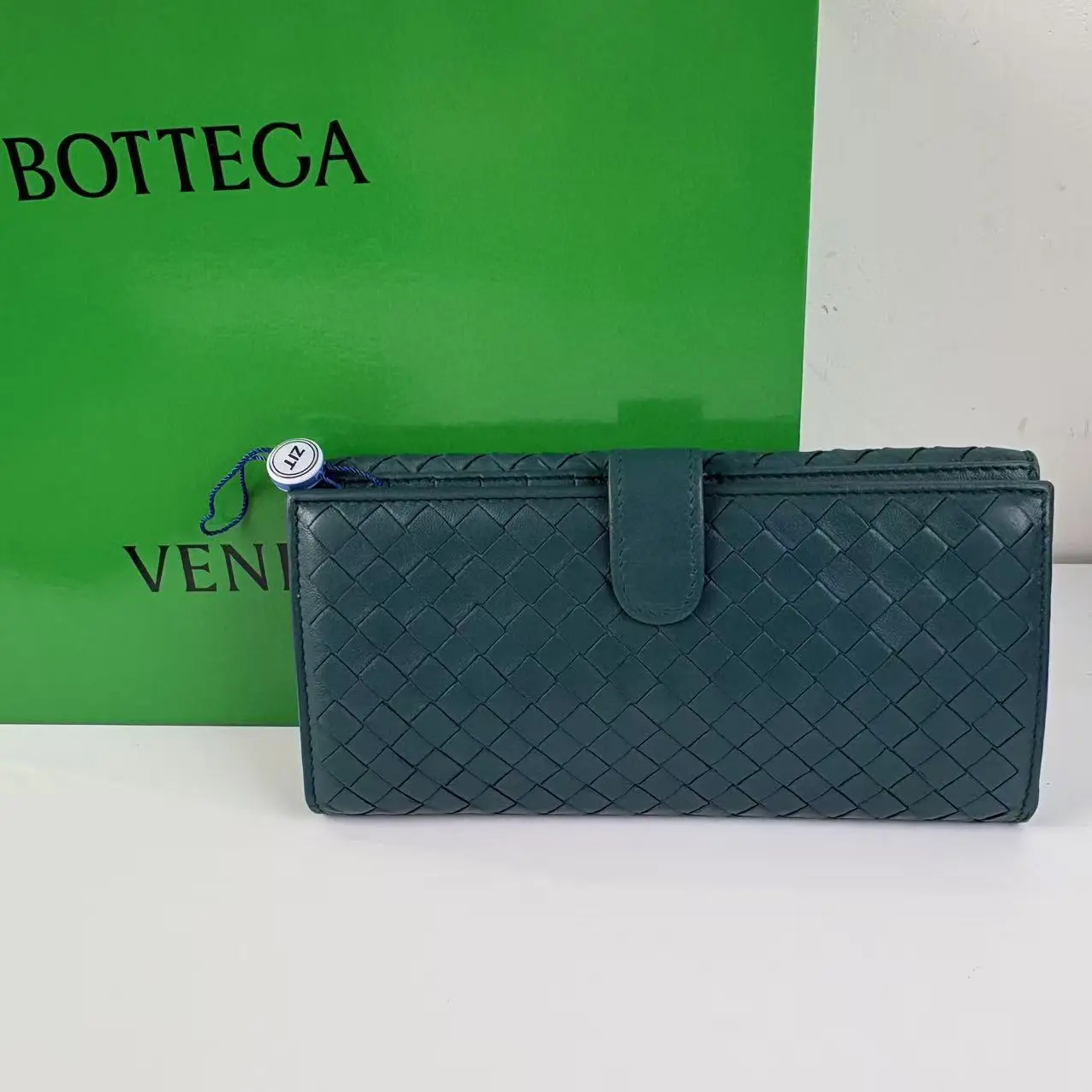 Pre-owned BOTTEGA VENETA Intrecciato Flap Continental Wallet, Small, for Everyday Use