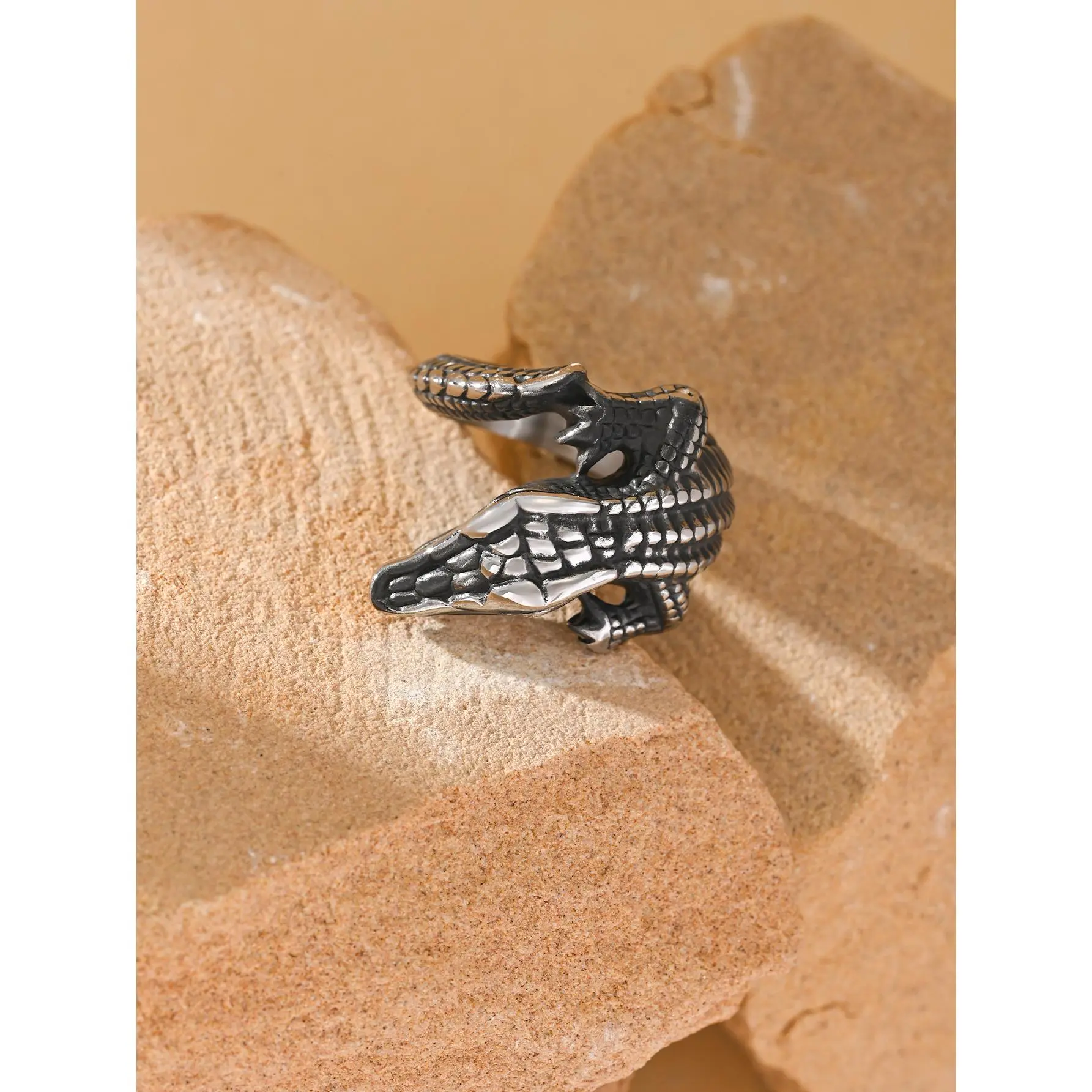 Men's Gothic Crocodile-Shaped Stainless Steel Ring - Animal Graphic, Anti-Rust Steel, Geometric-Shaped, Dark Art, 3D Costume Jewelry Ring for Hip-Hop Punk Style, Animal Graphic Rings, Anti-Rust Steel Rings
