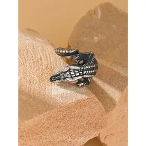 Men's Gothic Crocodile-Shaped Stainless Steel Ring - Animal Graphic, Anti-Rust Steel, Geometric-Shaped, Dark Art, 3D Costume Jewelry Ring for Hip-Hop Punk Style, Animal Graphic Rings, Anti-Rust Steel Rings