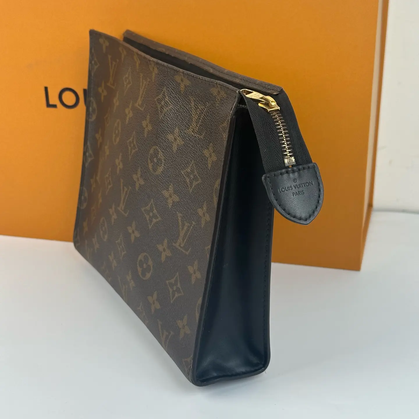 Pre-owned Louis Vuitton Monogram Toiletry Pouch 19, Black Leather Side Trim