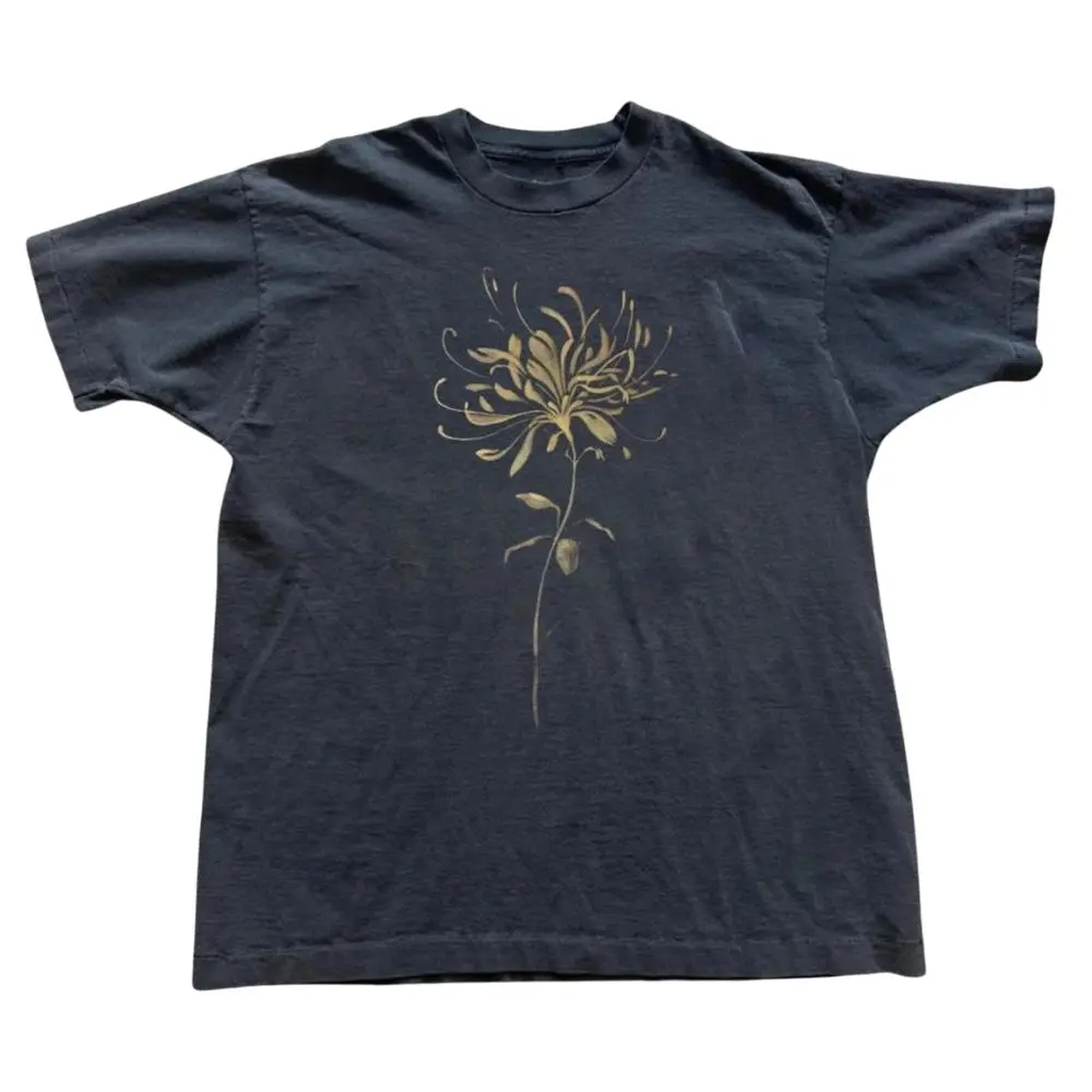 The Minimal Flower Graphic T-Shirt, Botanical Line Art Tee, Vintage Floral Shirt, Nature Lover, Trending Shirt
