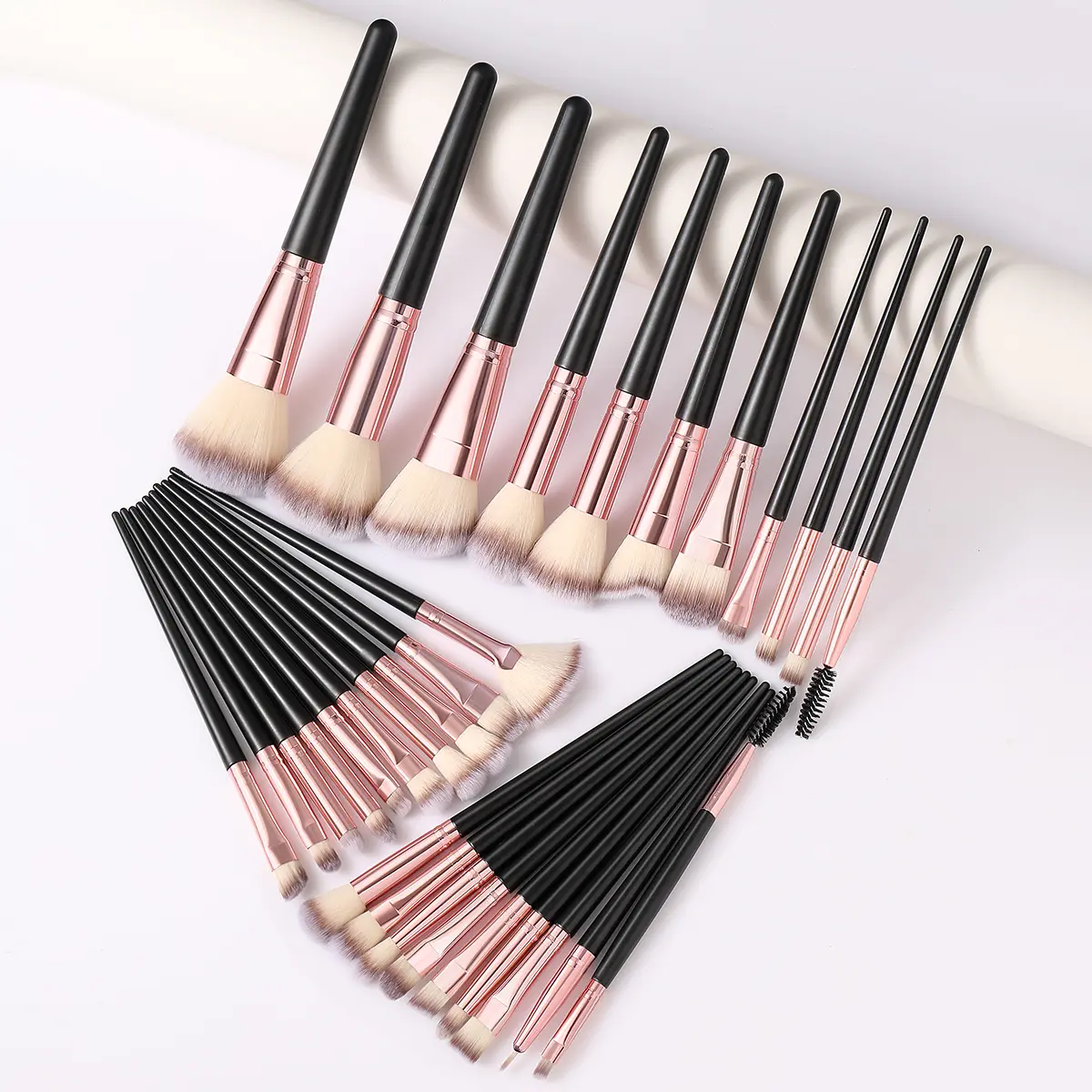 30Pcs  Makeup Brushs Set, makeup blending brush full face and eye makeup brushes, including foundation make-up, powder blusher, facial repair, eye shadow, eyebrow brush and fine detail brush, suitable for beginners' daily makeup use