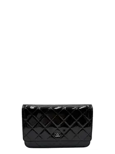 Pre-owned CHANEL PATENT LEATHER Small Leather Goods BLACK QUILTED CLASSIC WALLET ON CHAIN