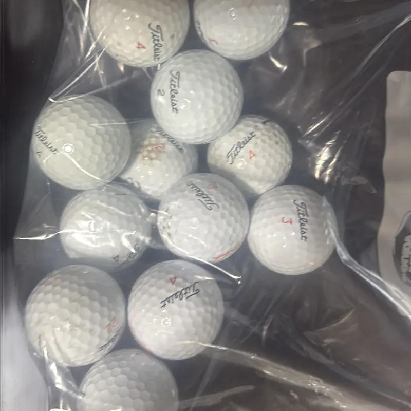 Titleist 12 No Prov's Golf Balls - High-Quality Performance for Golf Enthusiasts