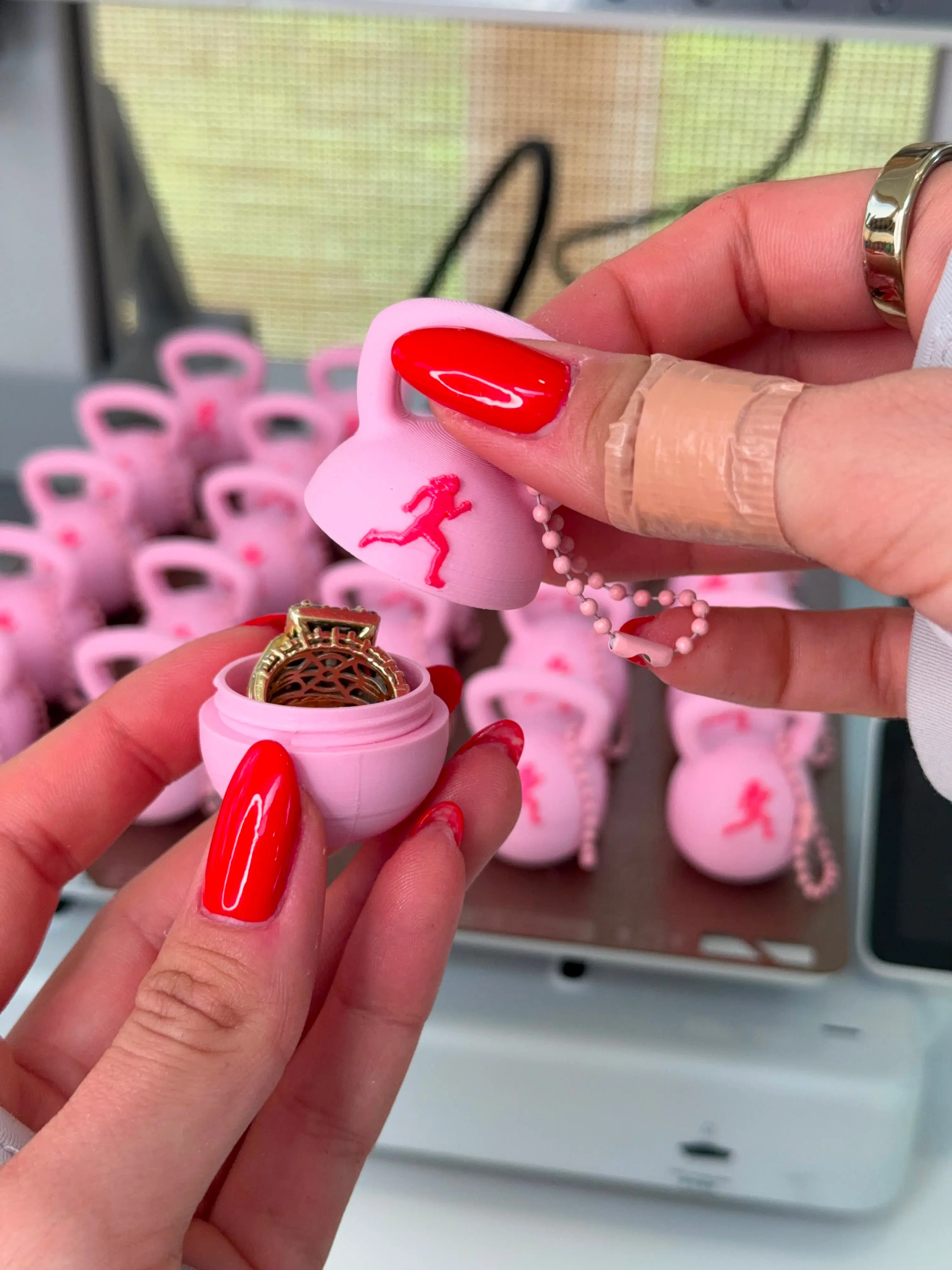 Fit & Fab Ring Safe Keychain