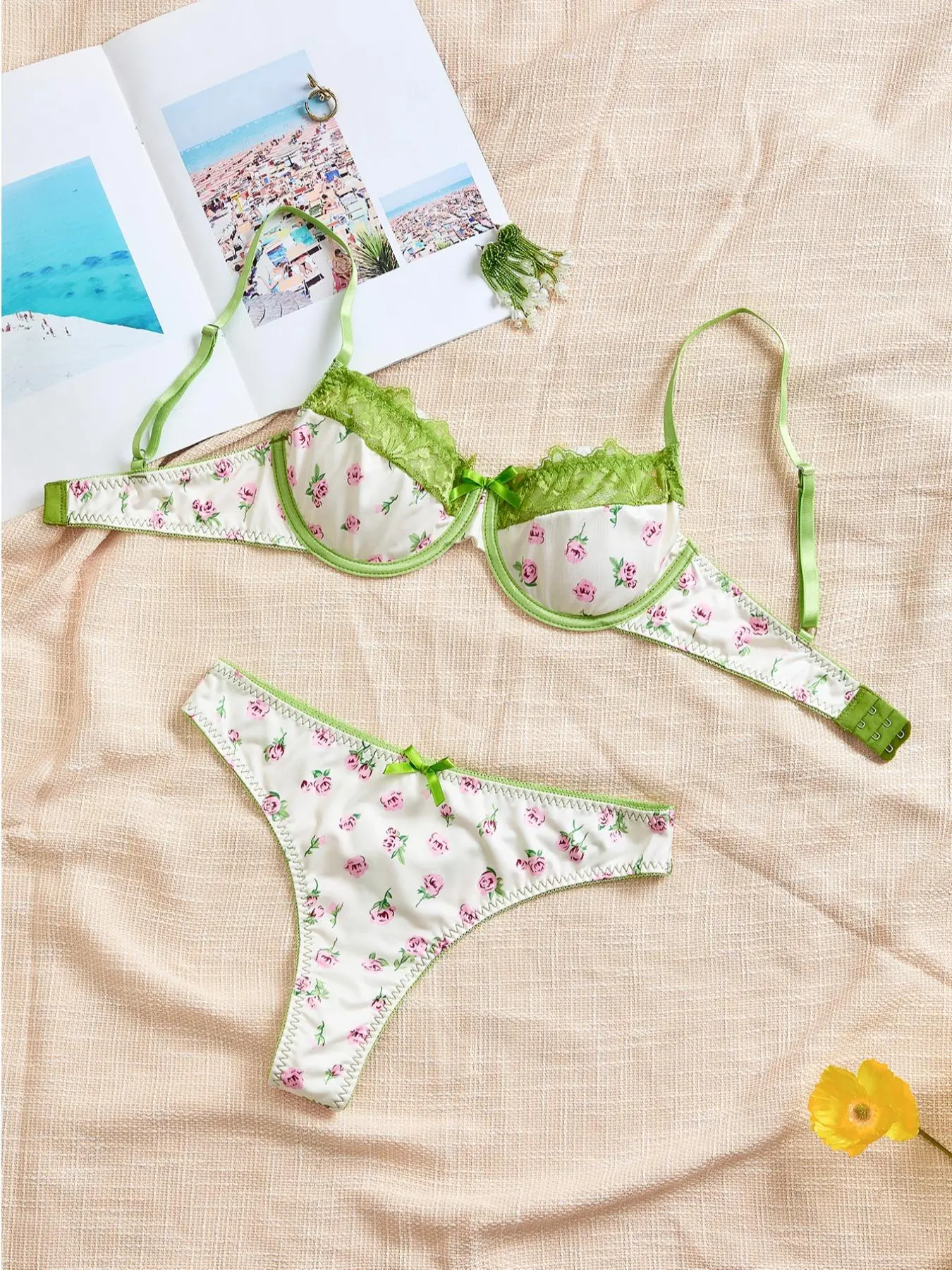Women's Floral Print Underwire Lace Bra & Bow Front Knicker Underwear Set, Adjustable Strap Bra & Panty Set, Lingerie Set for Women, Cute, Clothing, Bra Sets