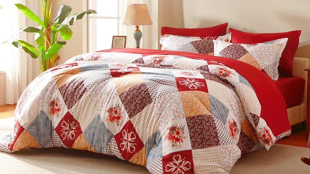 Cosybay Vintage Patchwork Design Comforter Set-7pcs Boho Comforter Set Queen Size include 1 comforter 1 flat sheet 1 fitted sheet 4 pillowcases Bed in a Bag Bohemian Striped Bedding Quilt Set Burgundy Floral Comforter and Sheet Set Machine washable