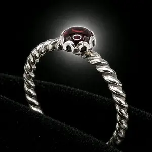 Chrimson Laurel Ring - Rhodolite Garnet Vine Ring | Handcrafted Rope Band | Budgie Bay Artisan Design