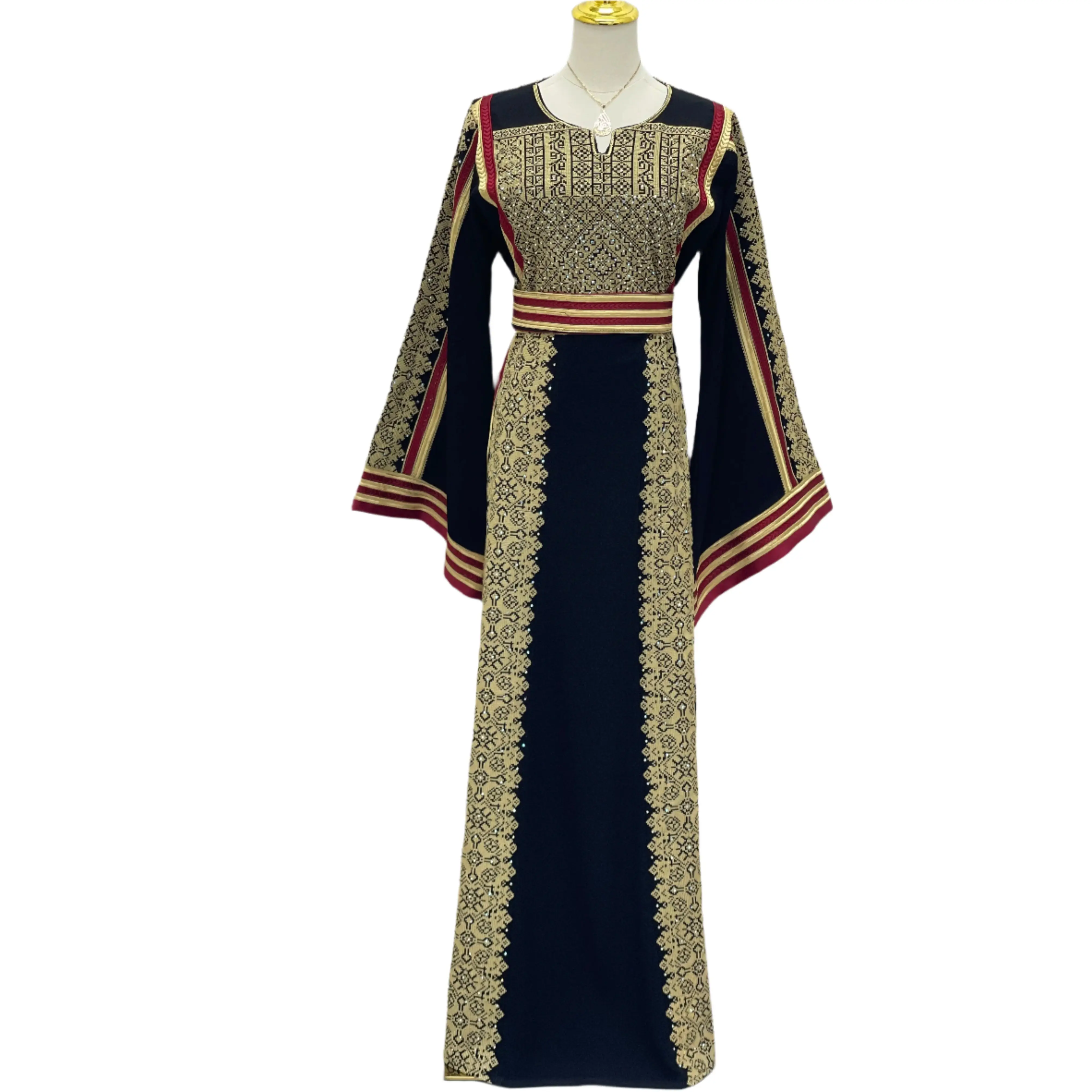 Embroidered Black Gold Thoub - Elegance & Tradition