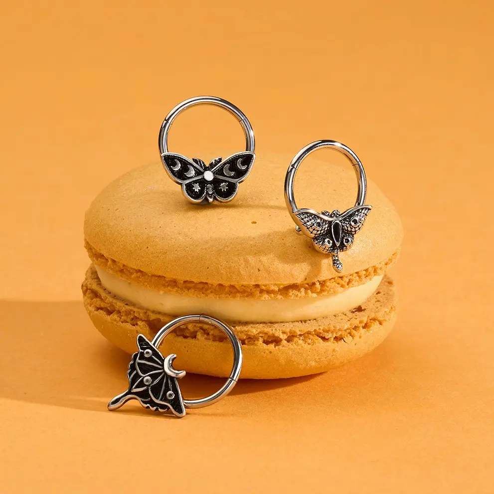 Oufer 16G Vintage Moon Phase Death Moth Hinged Segment Septum Ring 316L Stainless Steel 10mm Inner Diameter Unisex Body Jewelry