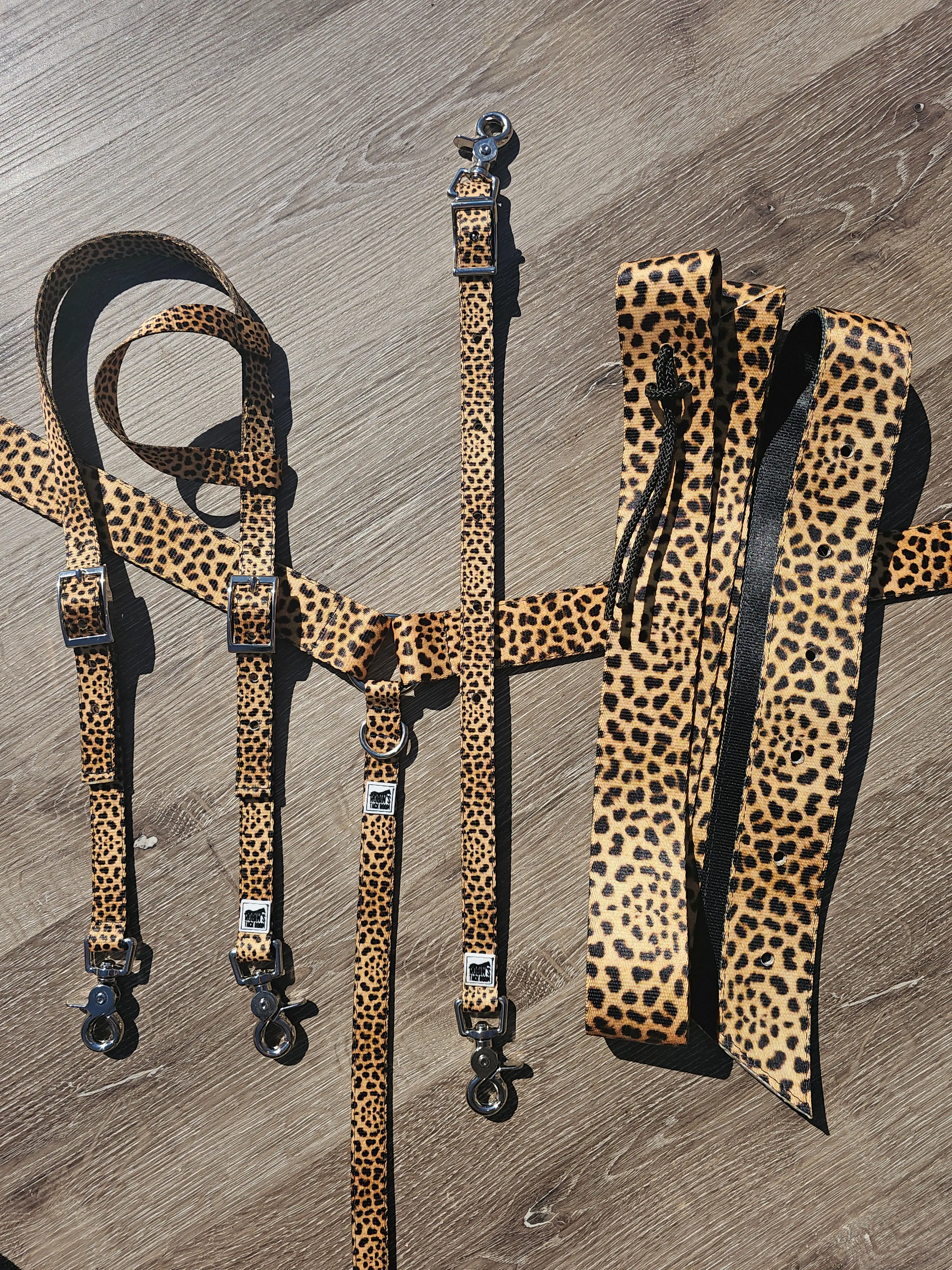 Cheetah tack set Cheetah tack set