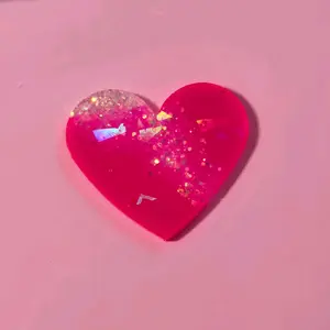 Pink Holographic Heart Badge Reel. Handmade Glitter Heart Resin Badge Holder. Retratable Badge Reel for Medica Professionals. Cardiac Nurse. ICU. Retractable