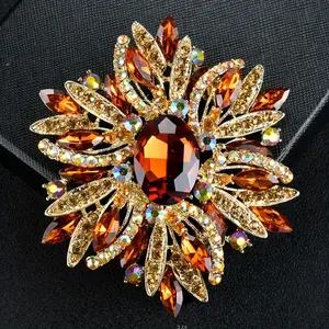 Vintage Classic Exaggerated Rhinestone Flower Brooches For Women Men Retro Luxury Decoration Crystal Party Banquet Badges Pins