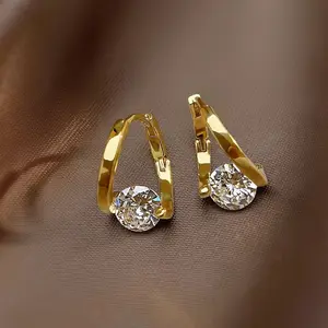 Women's Korean-Japanese Minimalist Geometric Short Earrings - Fresh, Elegant Light Luxury Fashion Accessories, Ideal Gifts for Women
