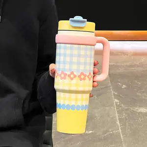 Oversized 900ml / 30.4oz Insulated Cup for Girls - Aesthetic 316 Stainless Straw Bottle, Viral Iced Coffee Tumbler