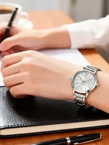 Fashion Quartz Watch for Women, Luxurious Simple Round Dial, Stainless Steel Ladies Watch, Elegant Style, All Seasons