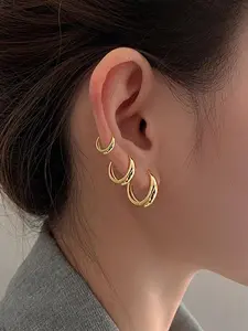 3 pairs of simple, stylish and high quality earrings with smooth metal lines, creating irregular earrings that are suitable for daily wear, vacation dates, and other occasions. They are also a surprising and exquisite small gift