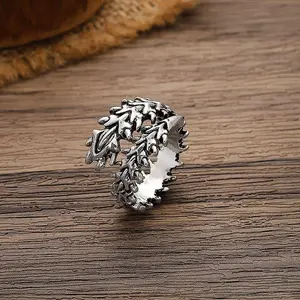 Punk Spine Skull Ring, Personality Retro Opening Adjustable Centipede Ring for Men and Women