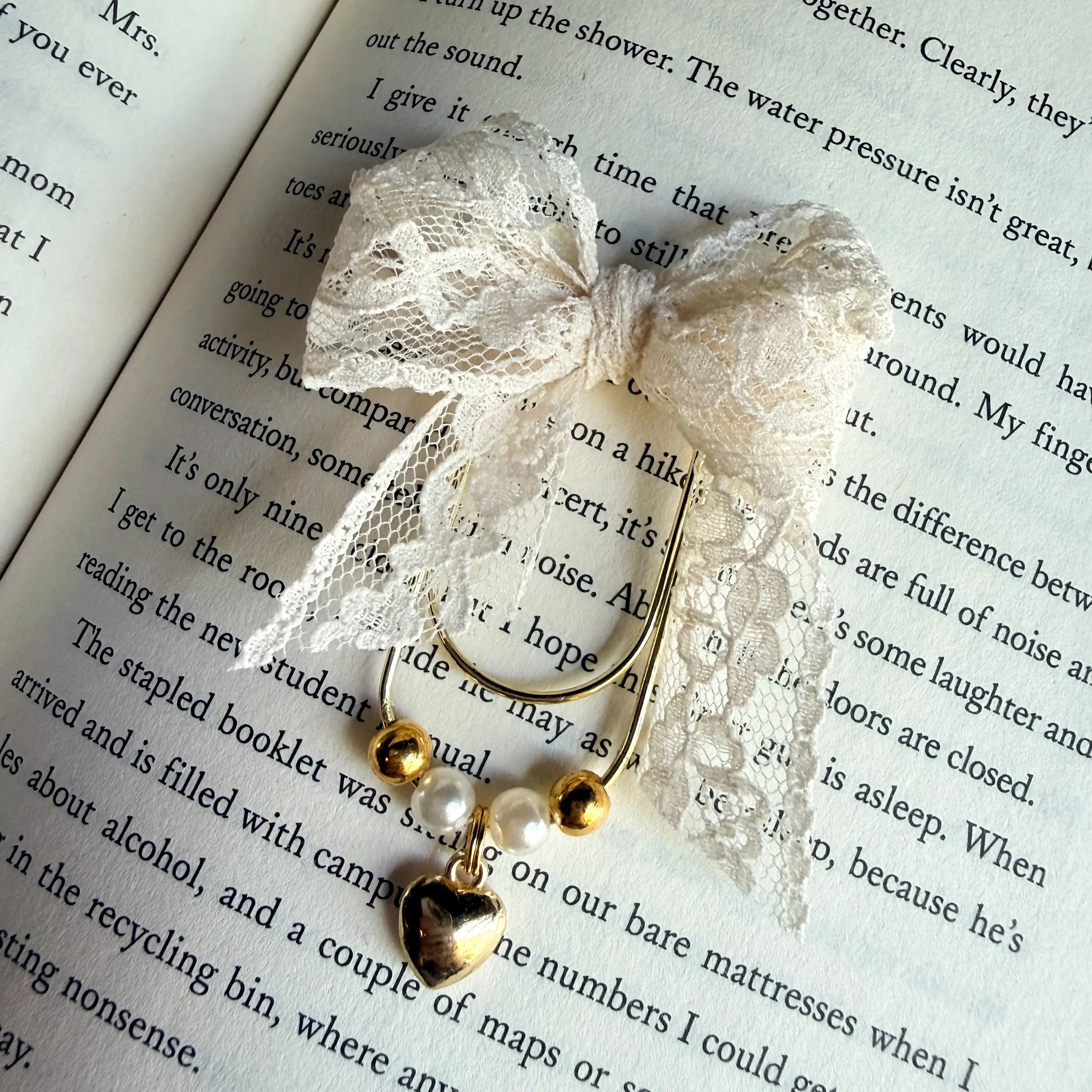 Cream Lace Bow + Heart Charm Paperclip Bookmark