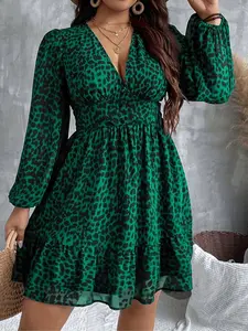 【Plus Size】 Leopard Print V Neck Dress, Elegant Fashion Casual Chic Outfit Long Sleeve Dress for Daily Outdoor Wear, Women Plus Clothing for Summer