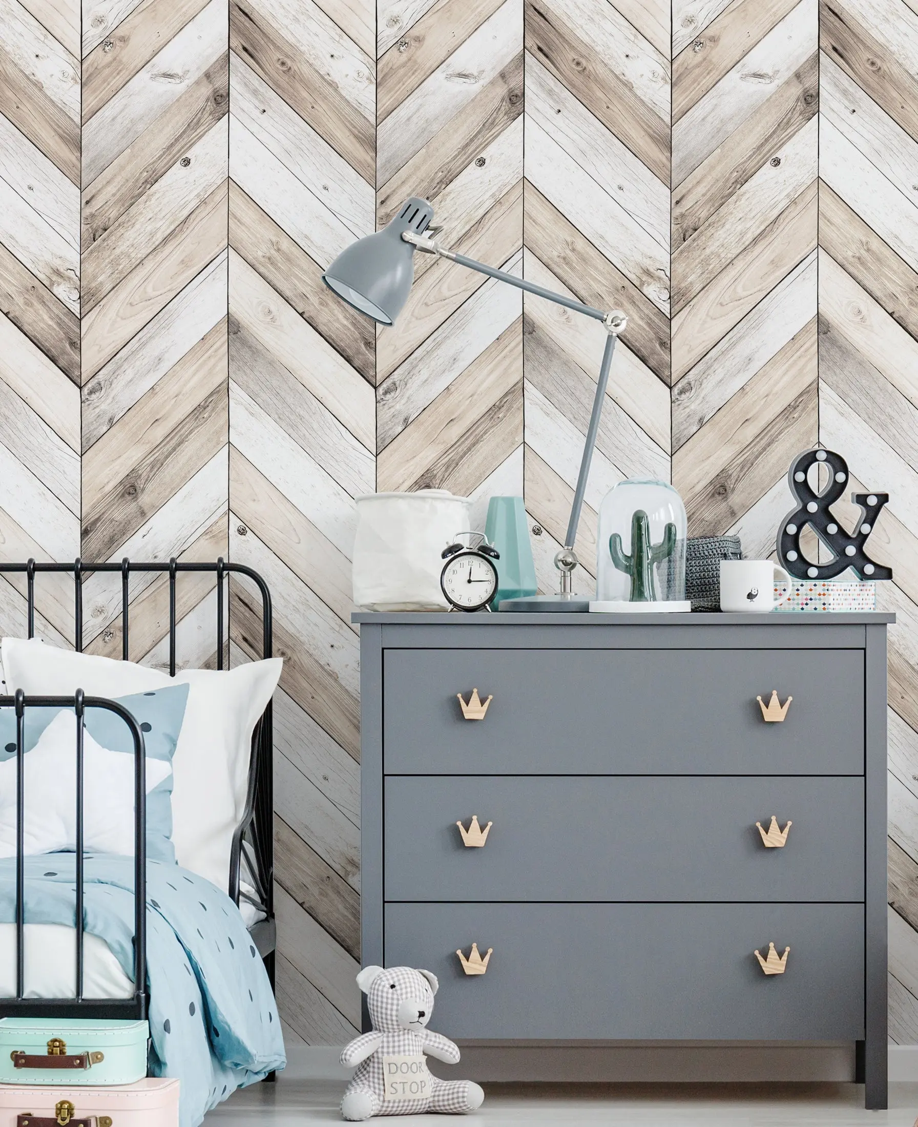 Chevron Geometric Pattern Auto-Adhesive Wallpaper, Peel and Stick, Modern Farmhouse Style for DIY Room Makeovers, Suitable for Any Décor Style